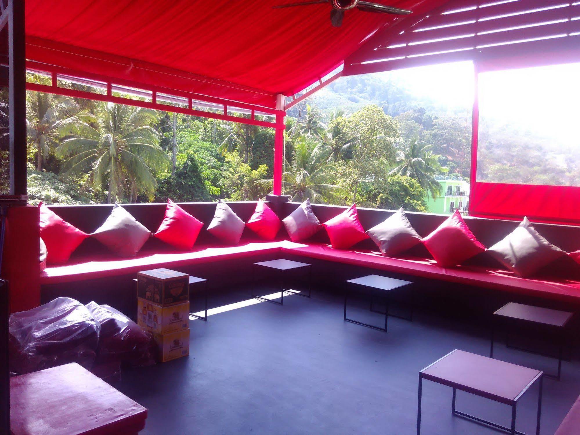 Sharaya Patong Hotel Luaran gambar
