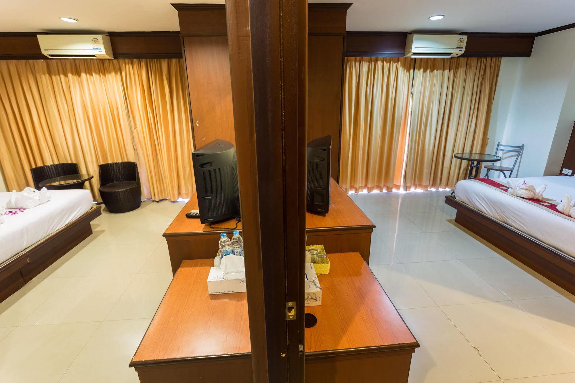 Sharaya Patong Hotel Luaran gambar