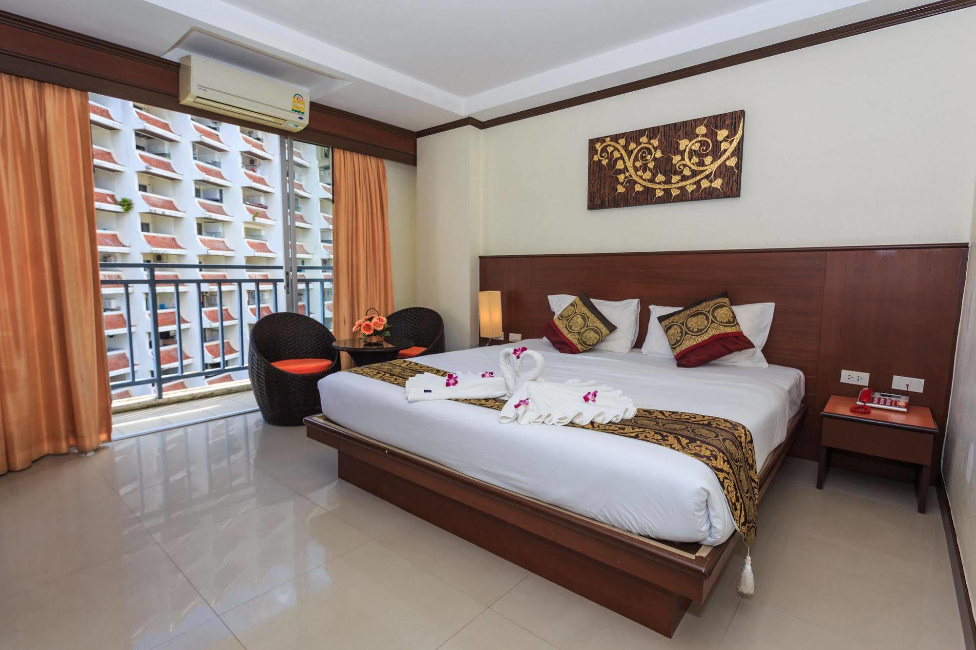 Sharaya Patong Hotel Luaran gambar