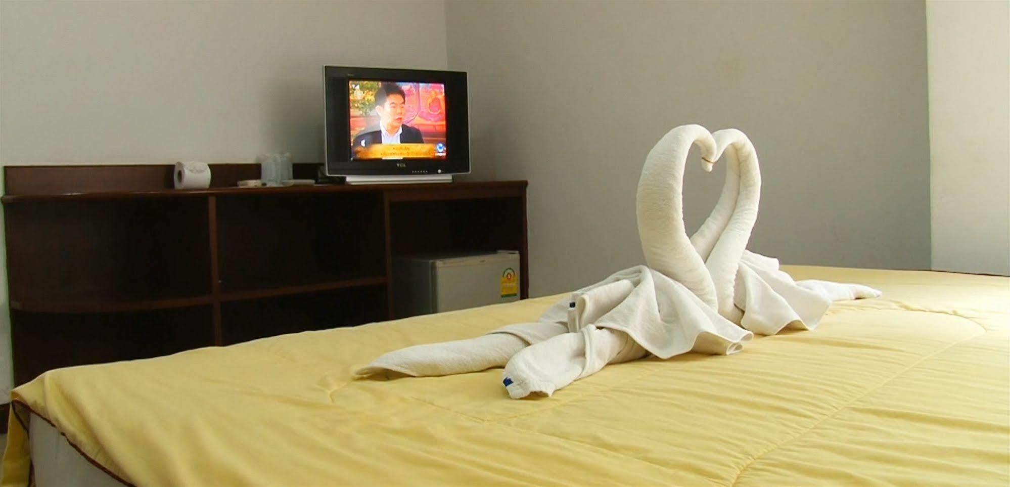 Sharaya Patong Hotel Luaran gambar